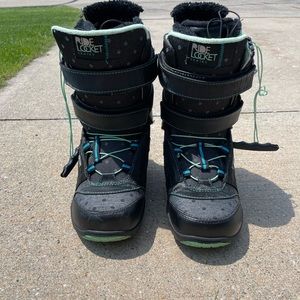 Size 9 womens snowboard boots